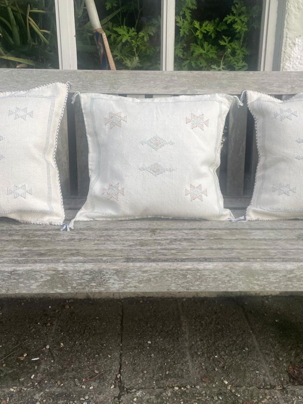 Zanbaq Handmade Moroccan Berber Cushion - White (Cover) 49 x 49 cm