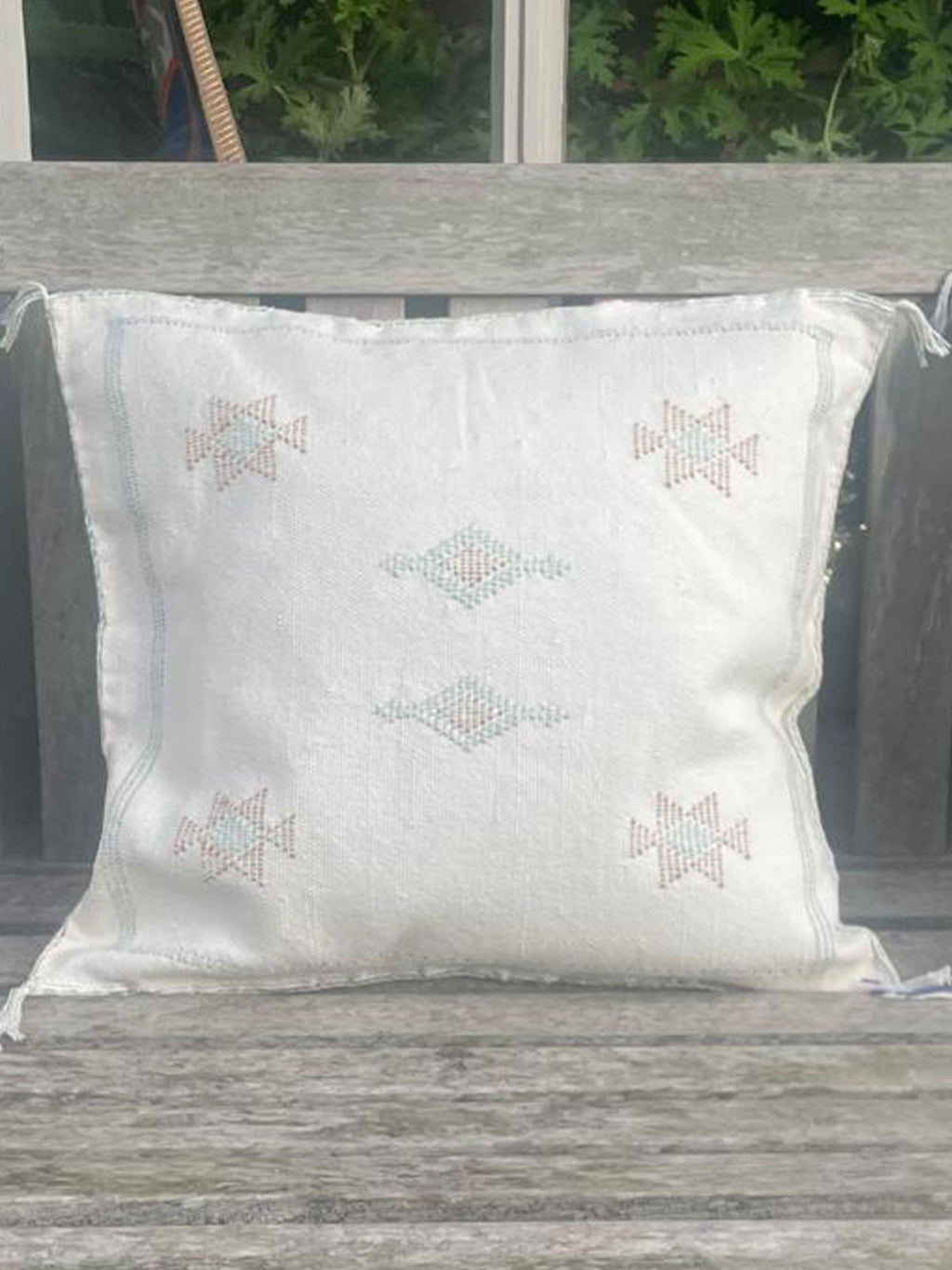 Zanbaq Handmade Moroccan Berber Cushion - White (Cover) 49 x 49 cm